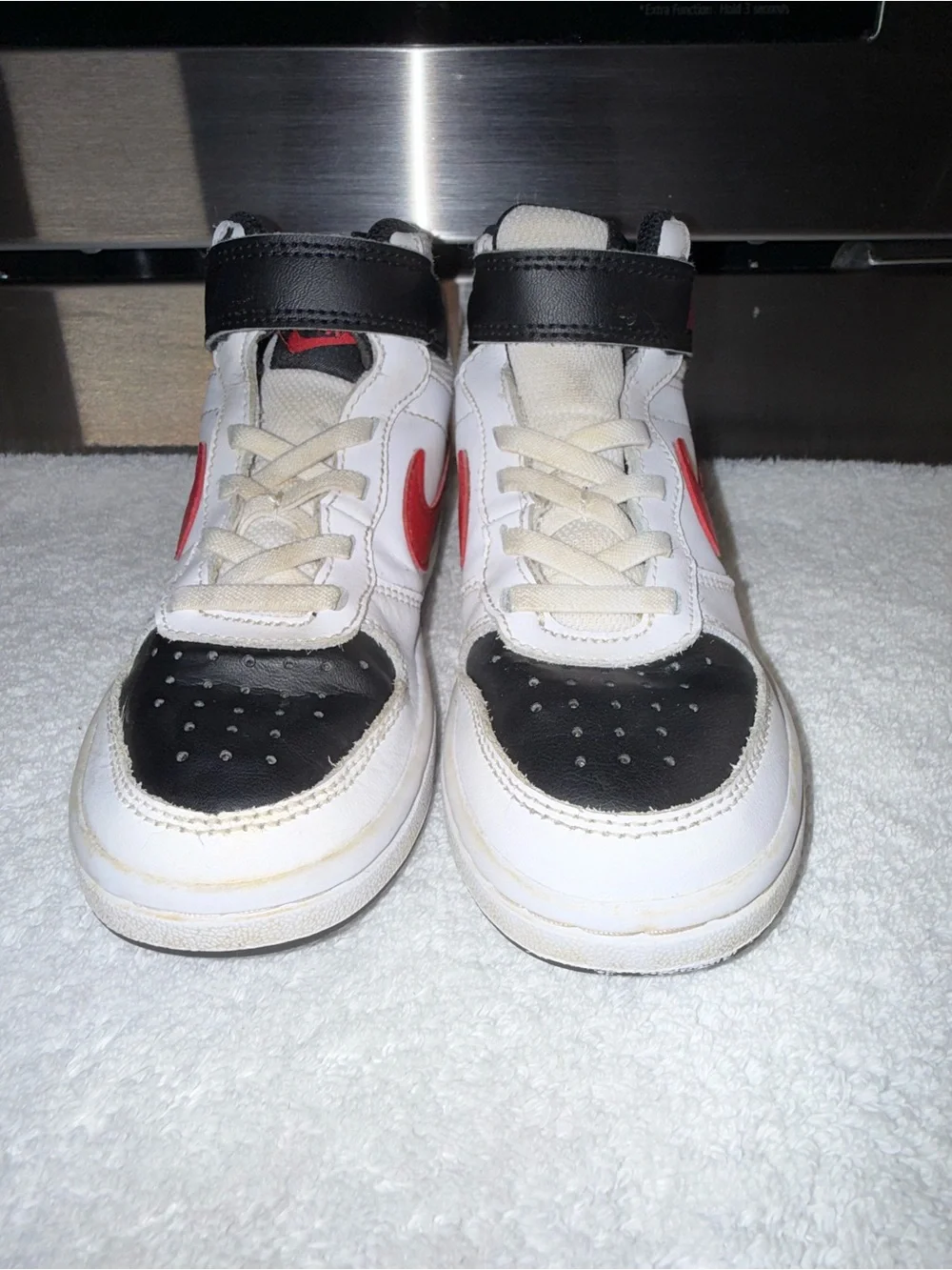 Nike Court Borough Mid 2 White Red Black Kids High-Top Sneaker Size 11C